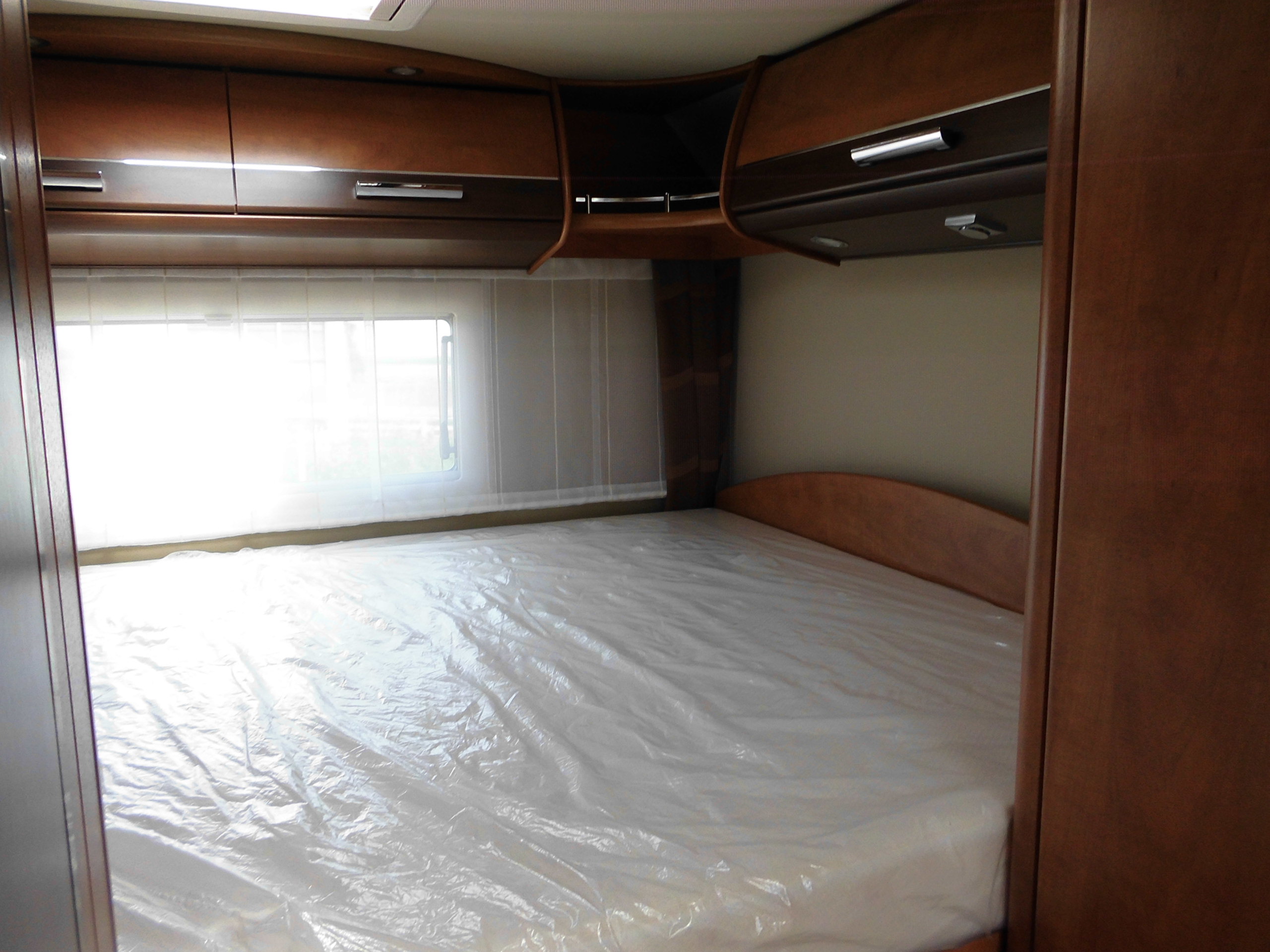 Carthago c line 4.2 caravanbacci Camper moquette