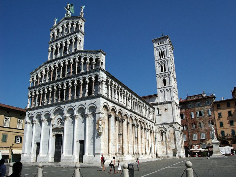 Lucca partenza tappa lucca-altopascio via francigena caravanbacci