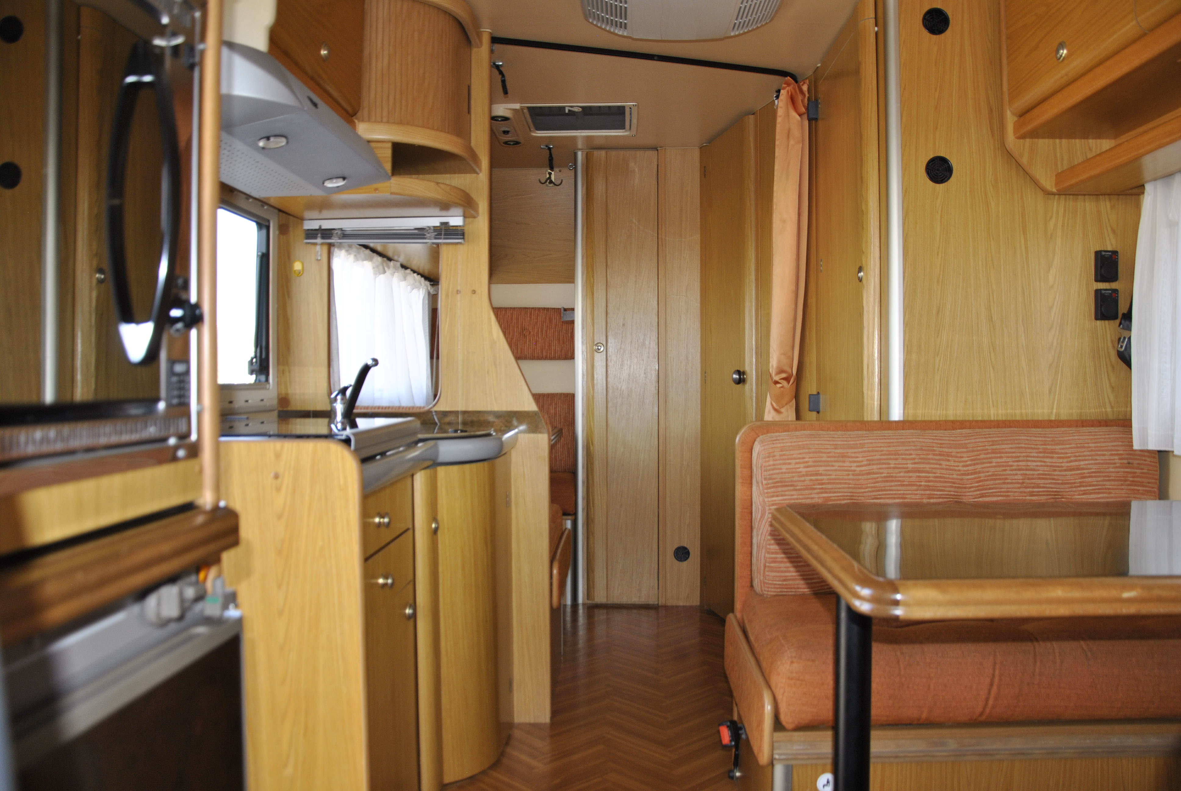 Laika ecovip 3l mansardato 6 posti letto con doppio pavimento Camper moquette