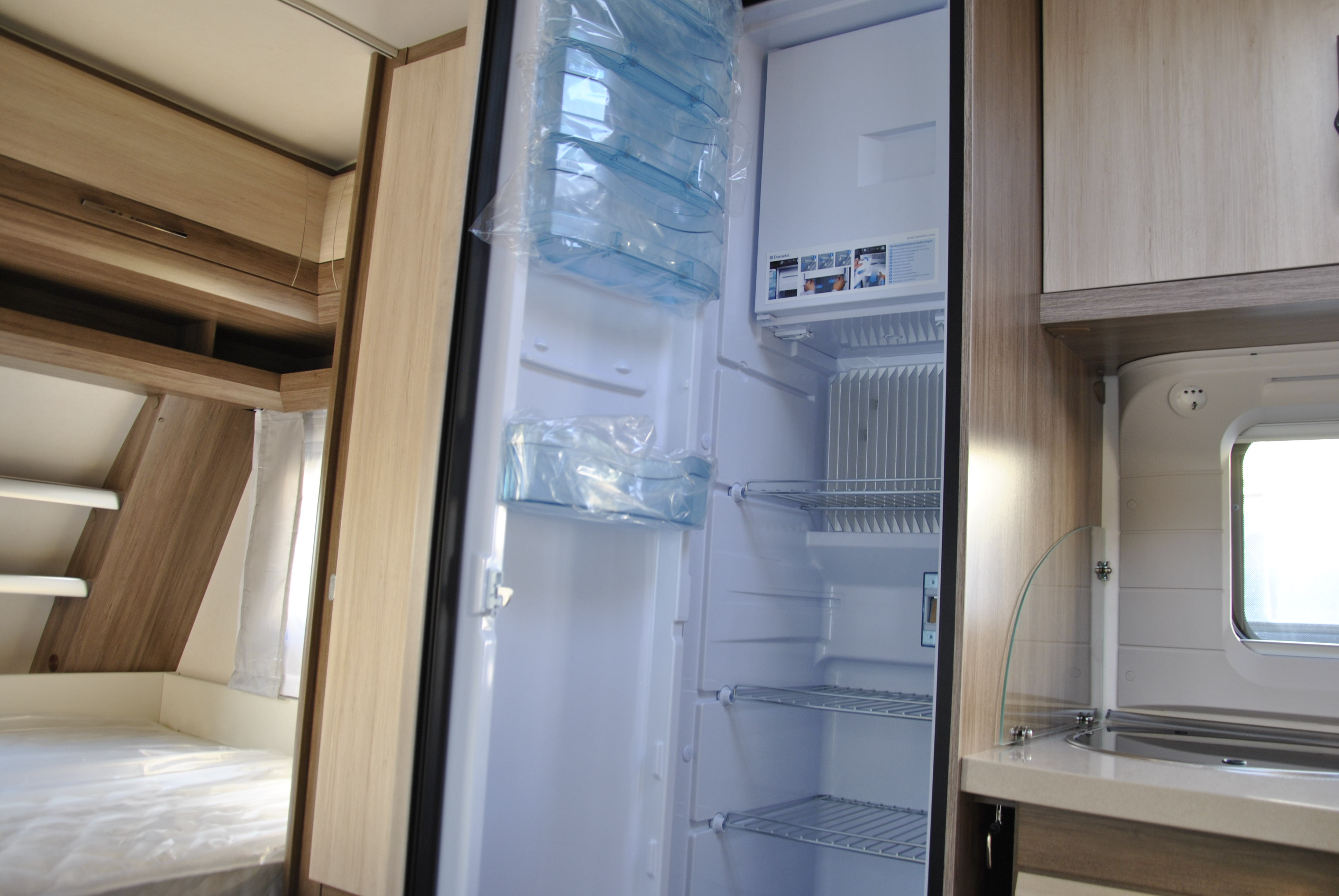 Hobby de luxe 490 kmf roulotte 6 posti letto pesa solo 1400kg Camper moquette