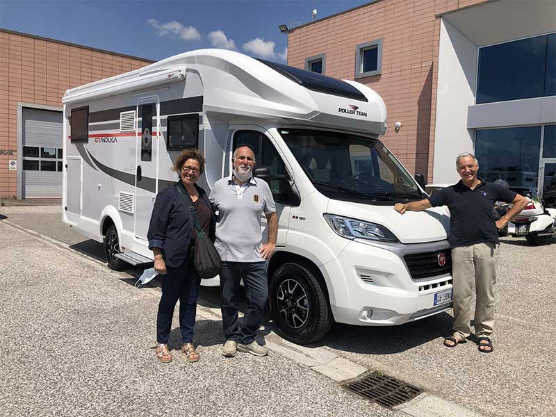 Consegna camper famiglia Ennio-Granduca | Caravanbacci.com