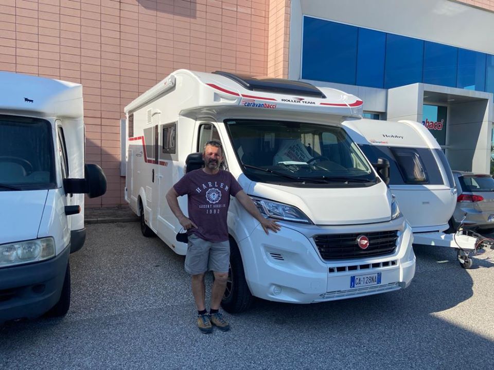 Consegna camper Famiglia Caverni | Caravanbacci.com