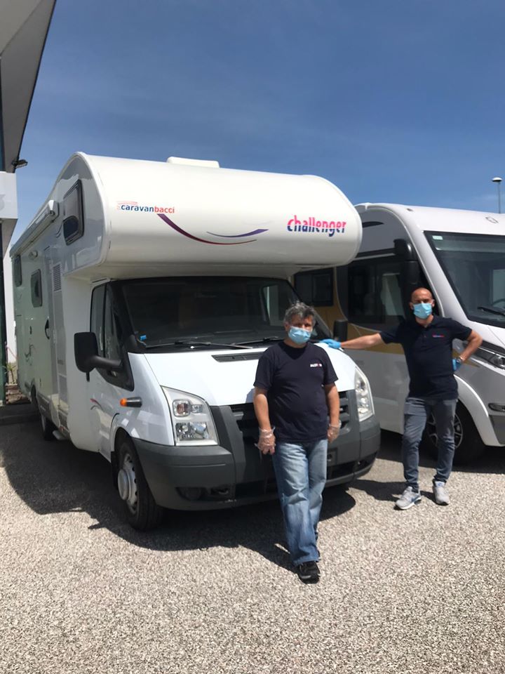 Consegna camper Famiglia Enas | Caravanbacci.com
