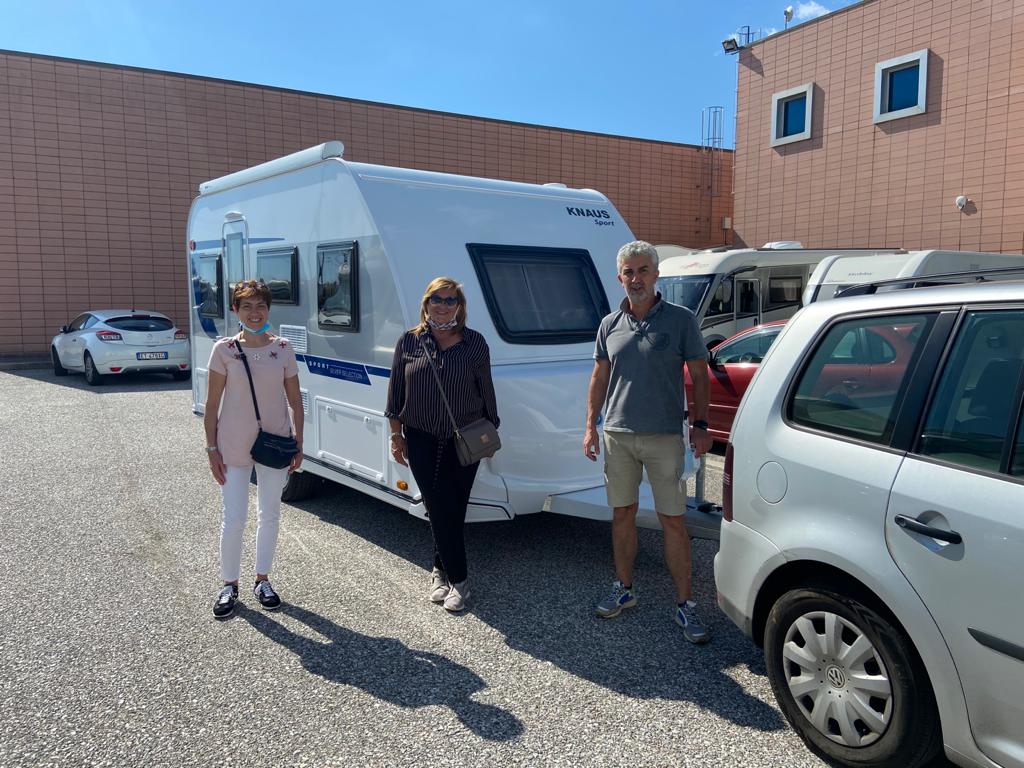 Consegna Camper a Laura e Michele | Caravanbacci.com