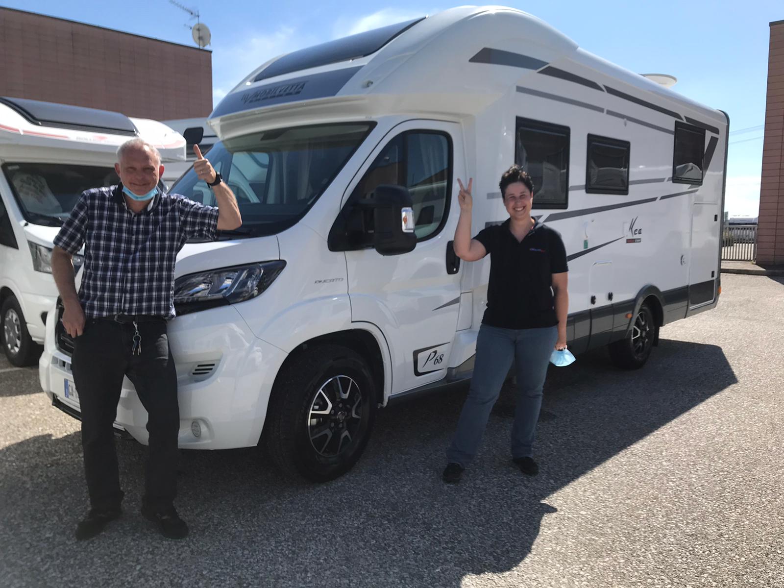 Consegna famiglia Marco mobilvetta | Caravanbacci.com