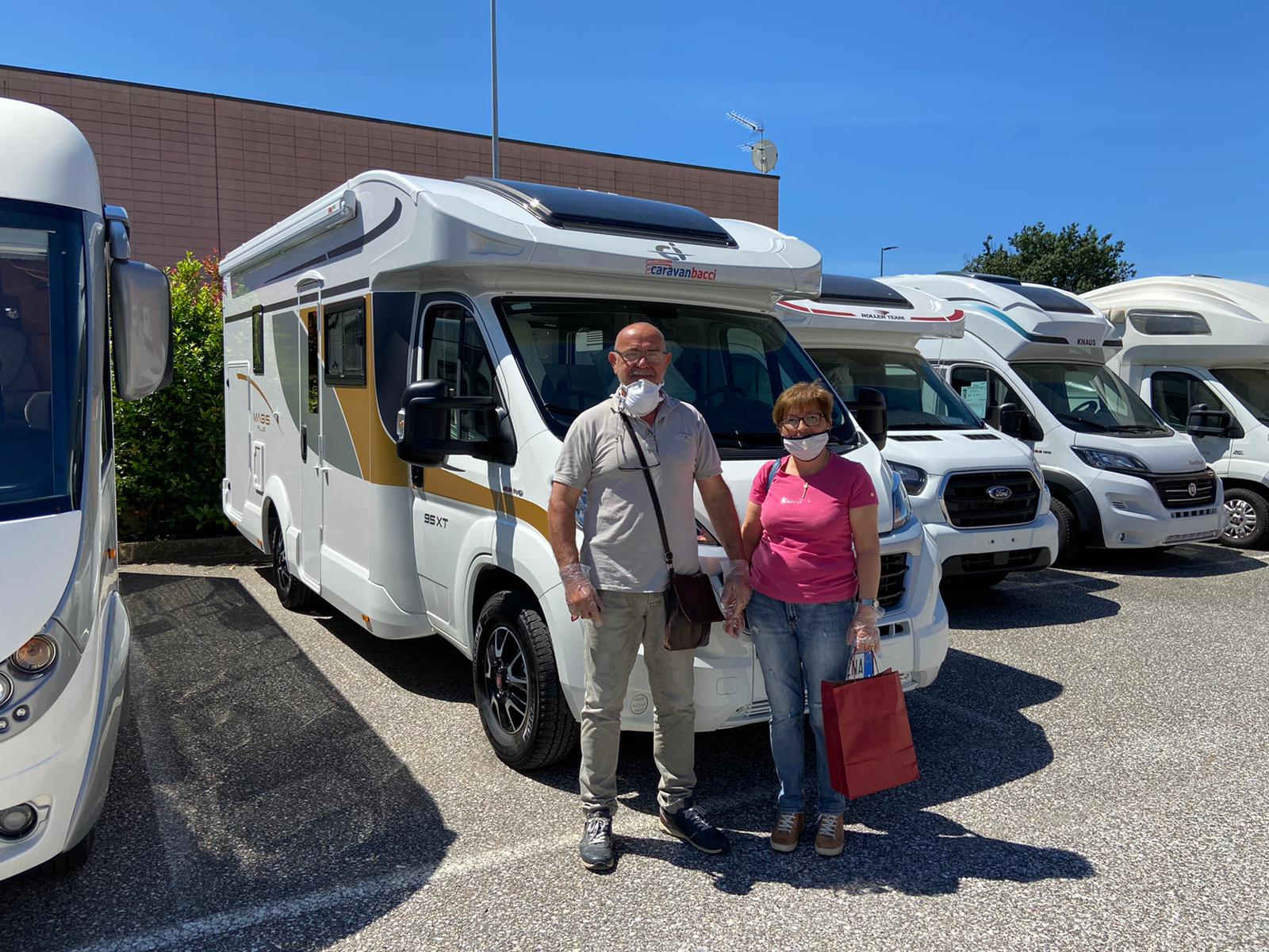 Consegna camper Famiglia Senesi | Caravanbacci.com