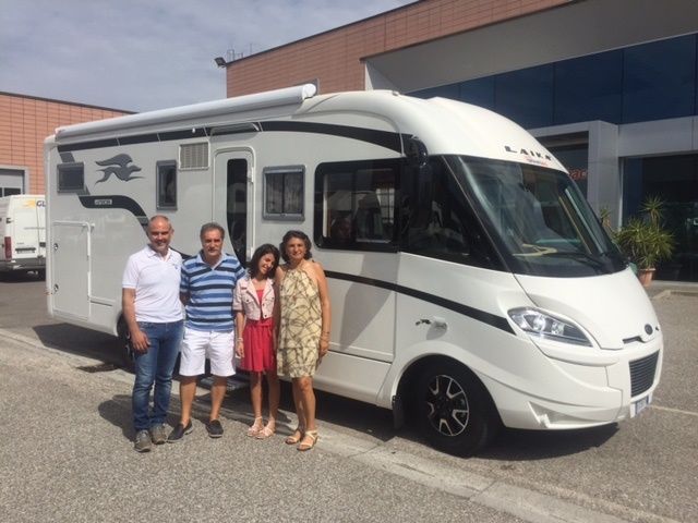 Consegna camper Famiglia Verde | Caravanbacci.com