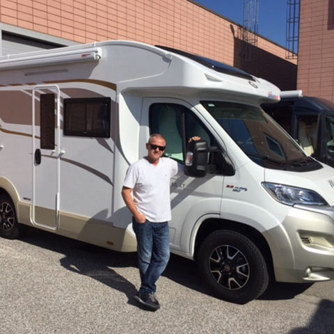 Consegna del camper Ci Magis 95 XT al sig. Larini