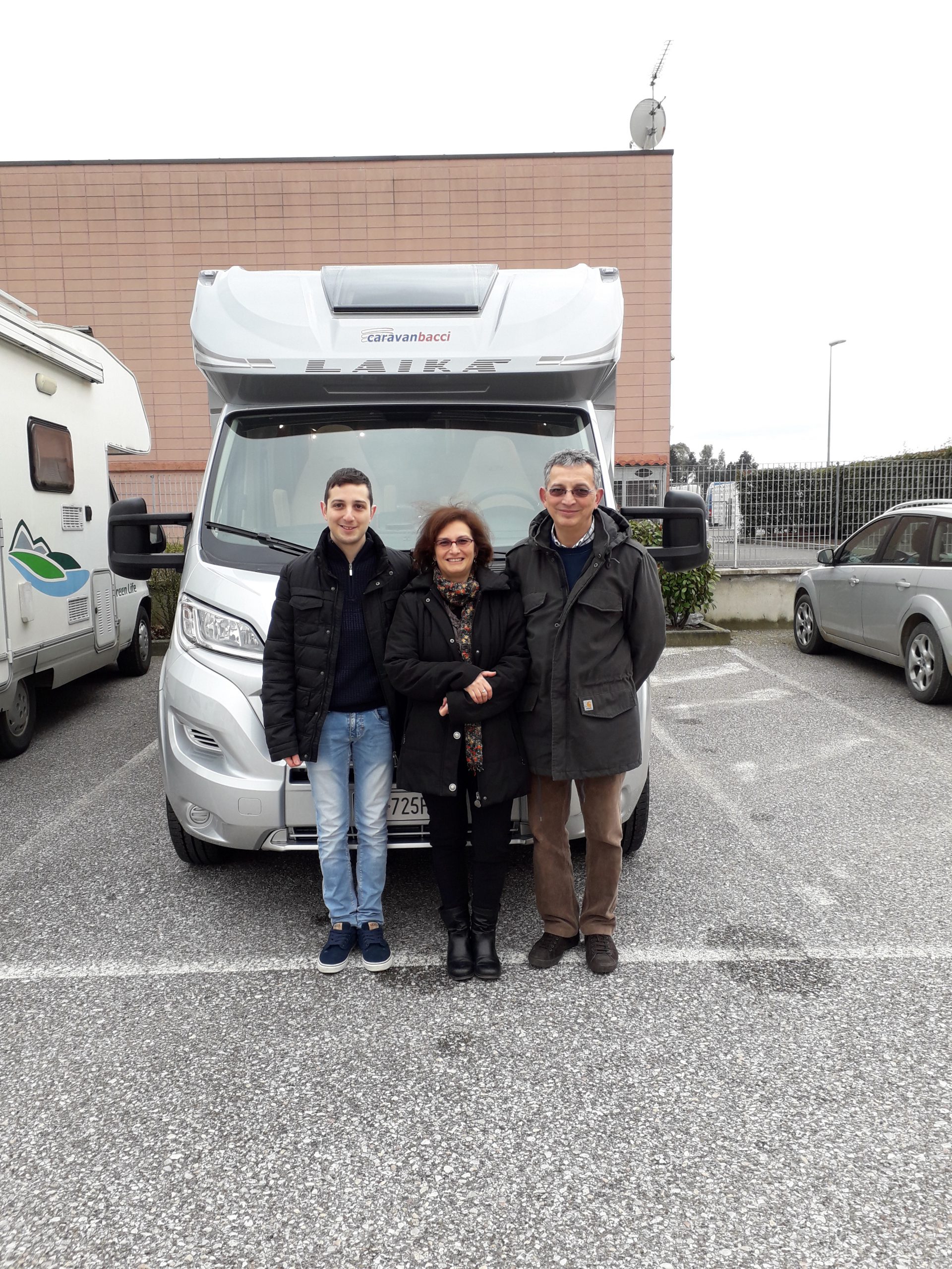 Consegna camper Latini | Caravanbacci.com