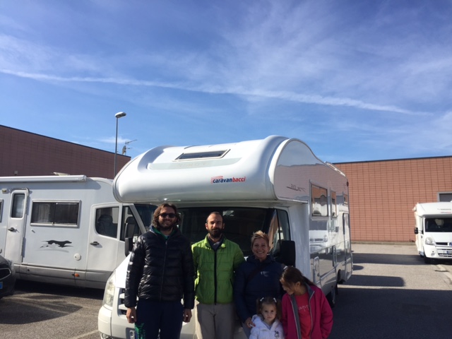 Consegna camper famiglia Paoletti | Caravanbacci.com