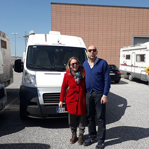 Consegna del camper Roller Team Livingstone Duo prestige alla famiglia Rocchi