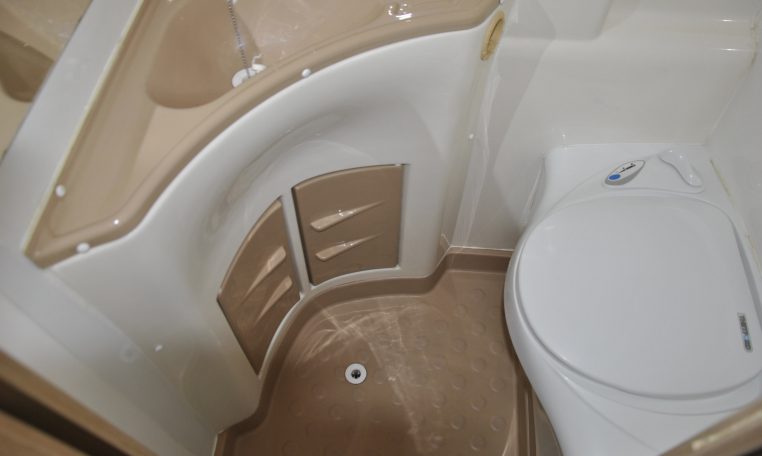 Bagno interno camper | Caravanbacci.com