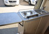 Cucina interno camper | Caravanbacci.com