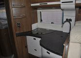 Cucina interno Camper Carthago | Caravanbacci.com