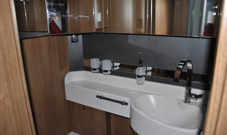 Lavandino interno Camper Carthago | Caravanbacci.com