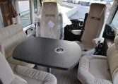 Tavolo interno Camper Carthago | Caravanbacci.com