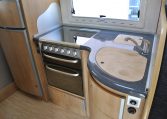 Cucina interno camper | Caravanbacci.com