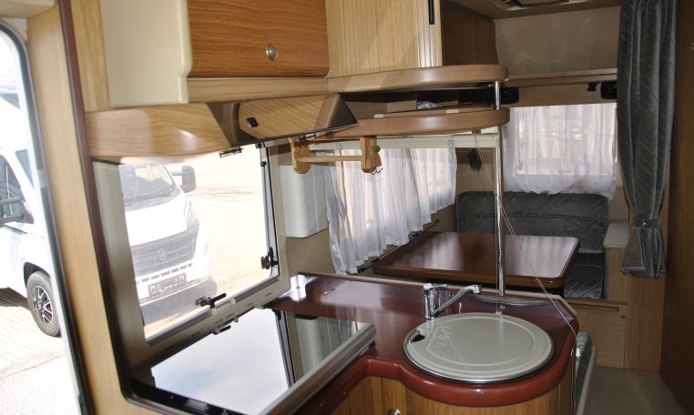 Interno camper | Caravanbaccoi.com