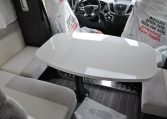 Tavolo interno camper | caravanbacci.com