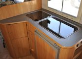 Cucina interno camper | Caravanbacci.com