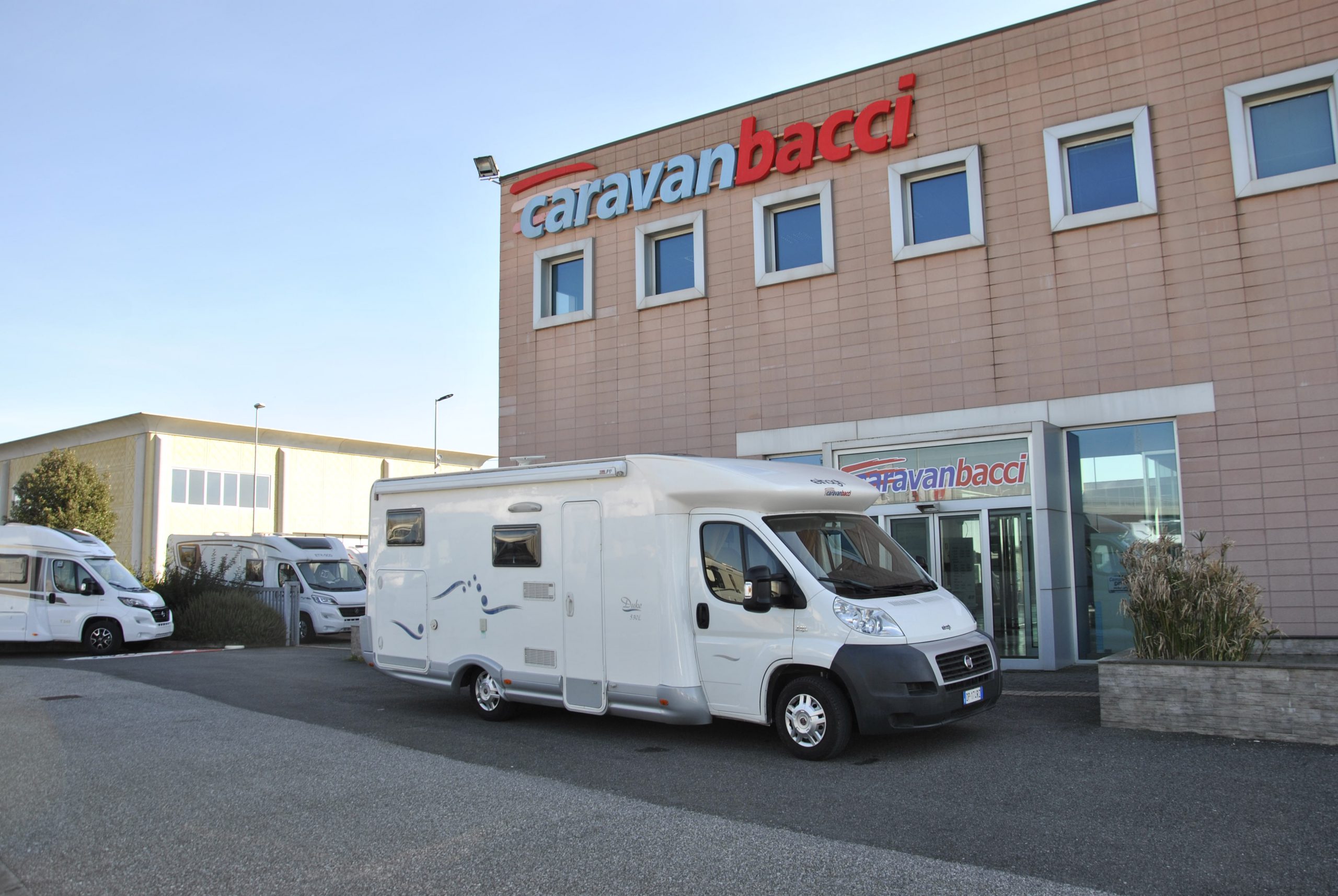 Formen Ekstraordinær Margaret Mitchell Camper Semintegrale None Elnagh Duke 530 L - Caravanbacci