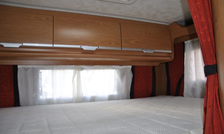 Letto Interno camper | Caravanbacci.com