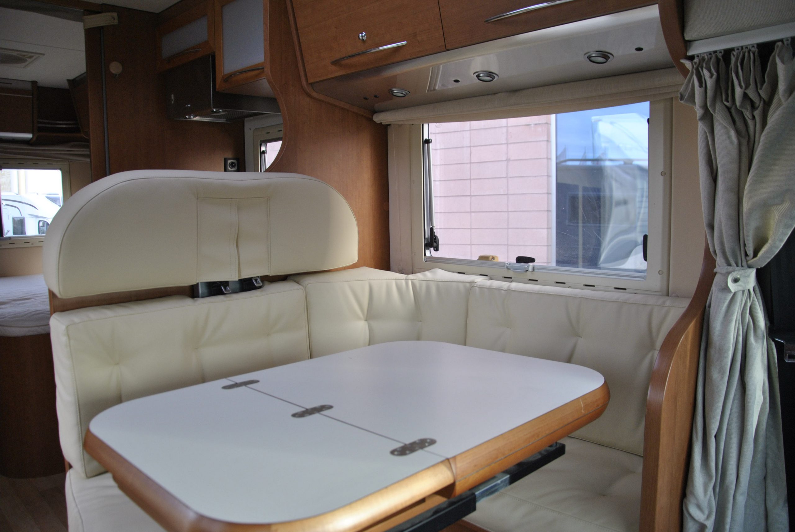Tavolo Interno camper | Caravanbacci.com