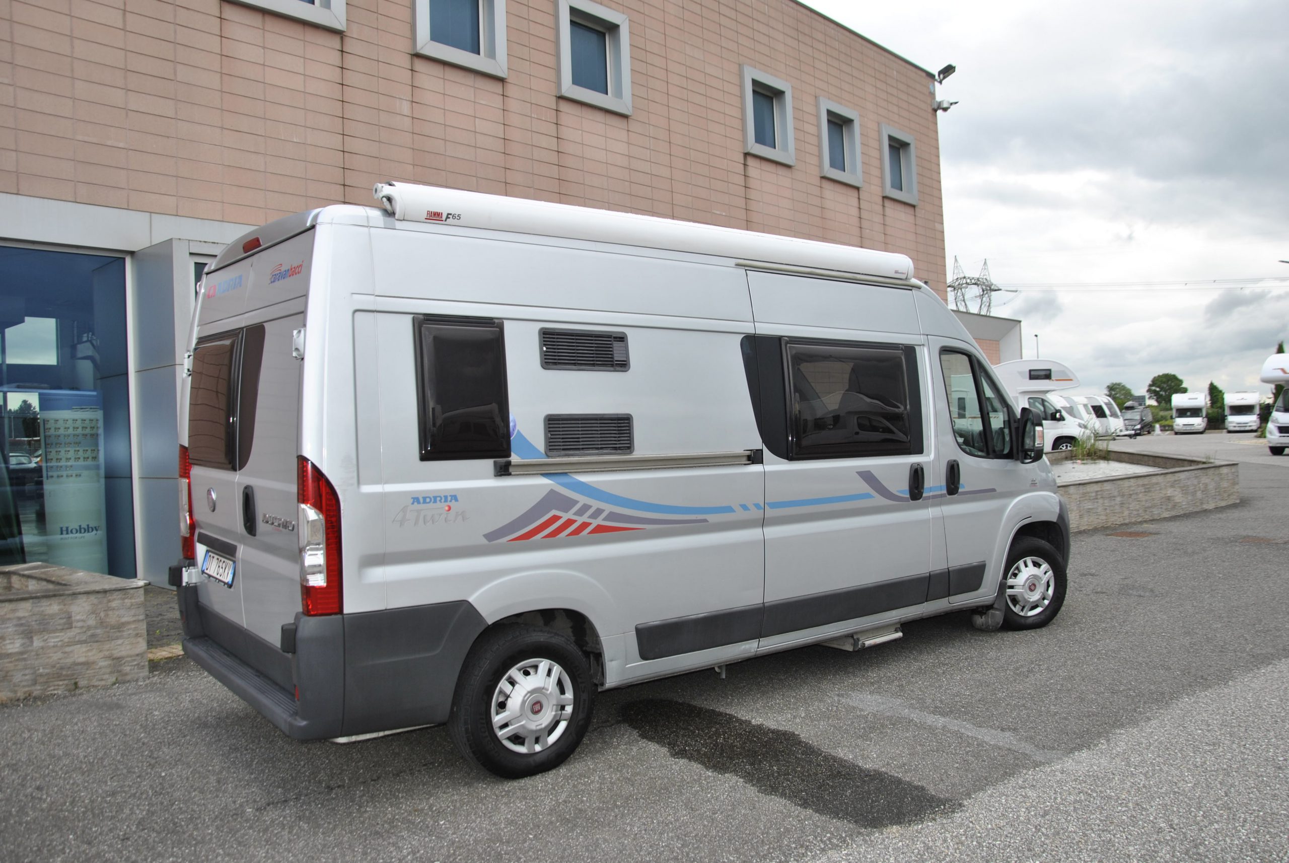 Camper Furgonato/Van Adria 4 Twin Caravanbacci