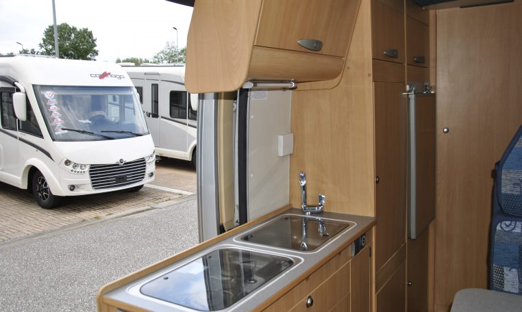 Cucina Interno Camper | Caravanbacci.com