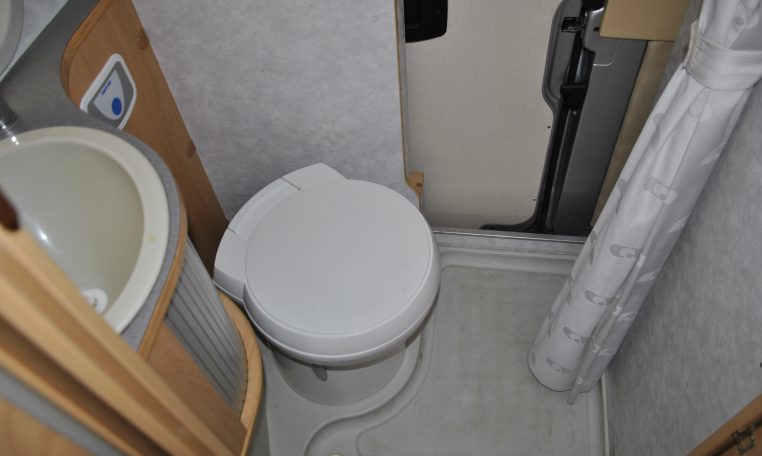 Bagno Interno Camper | Caravanbacci.com