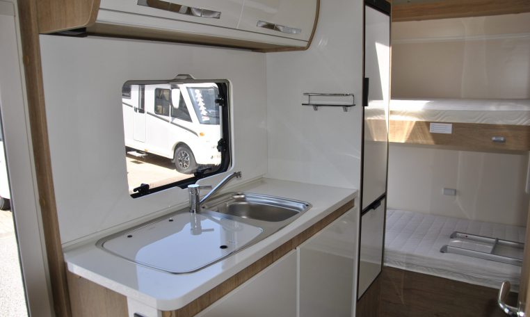 Lavandiono interno camper | Caravanbacci.com