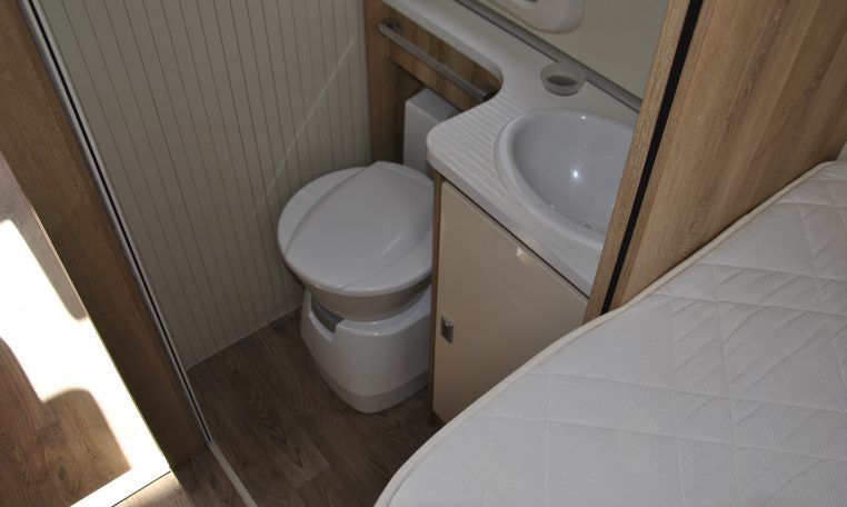 Bagno Interno Camper | Caravanbacci.com