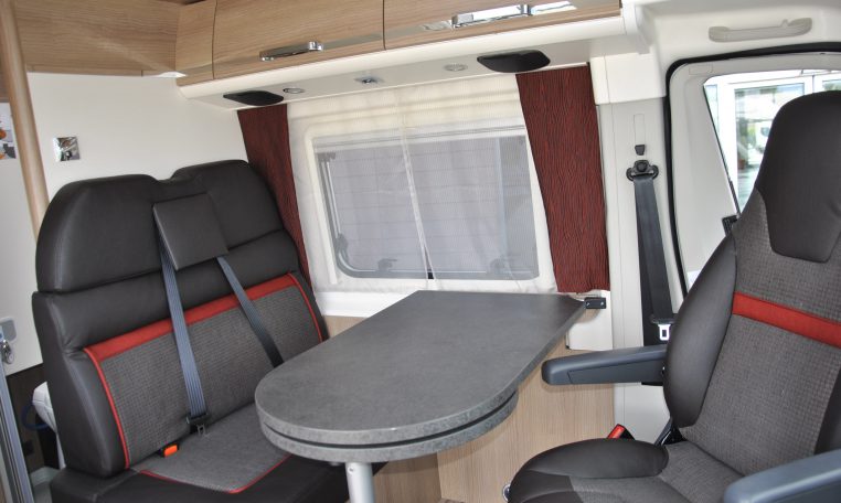 Interno Camper Malibu | Caravanbacci.com