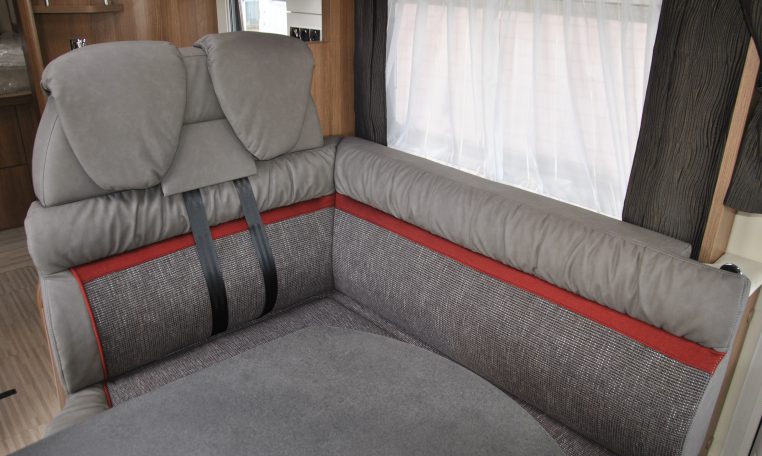 Interno Camper Cathago | Caravanbacci.com