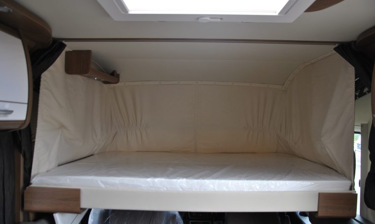 Letto Interno Camper Cathago | Caravanbacci.com