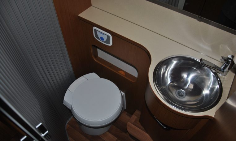 Bagno Interno Camper | Caravanbacci.com