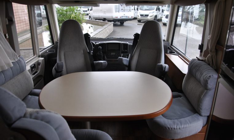 Tavolo Interno Camper | Caravanbacci.com