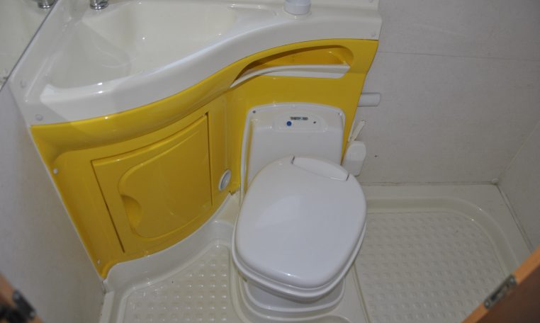 Bagno Interno camper | Caravanbacci.com