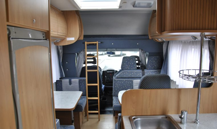 Interno camper | Cravanbacci.com