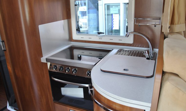 Interno Camper Laika Kreos 4012 | Caravanbacci.com