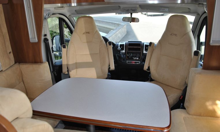 Interno Camper Laika Kreos 4012 | Caravanbacci.com