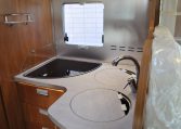 Cucina Interno camper Laika-ecovip-712 | Caravanbacci.com