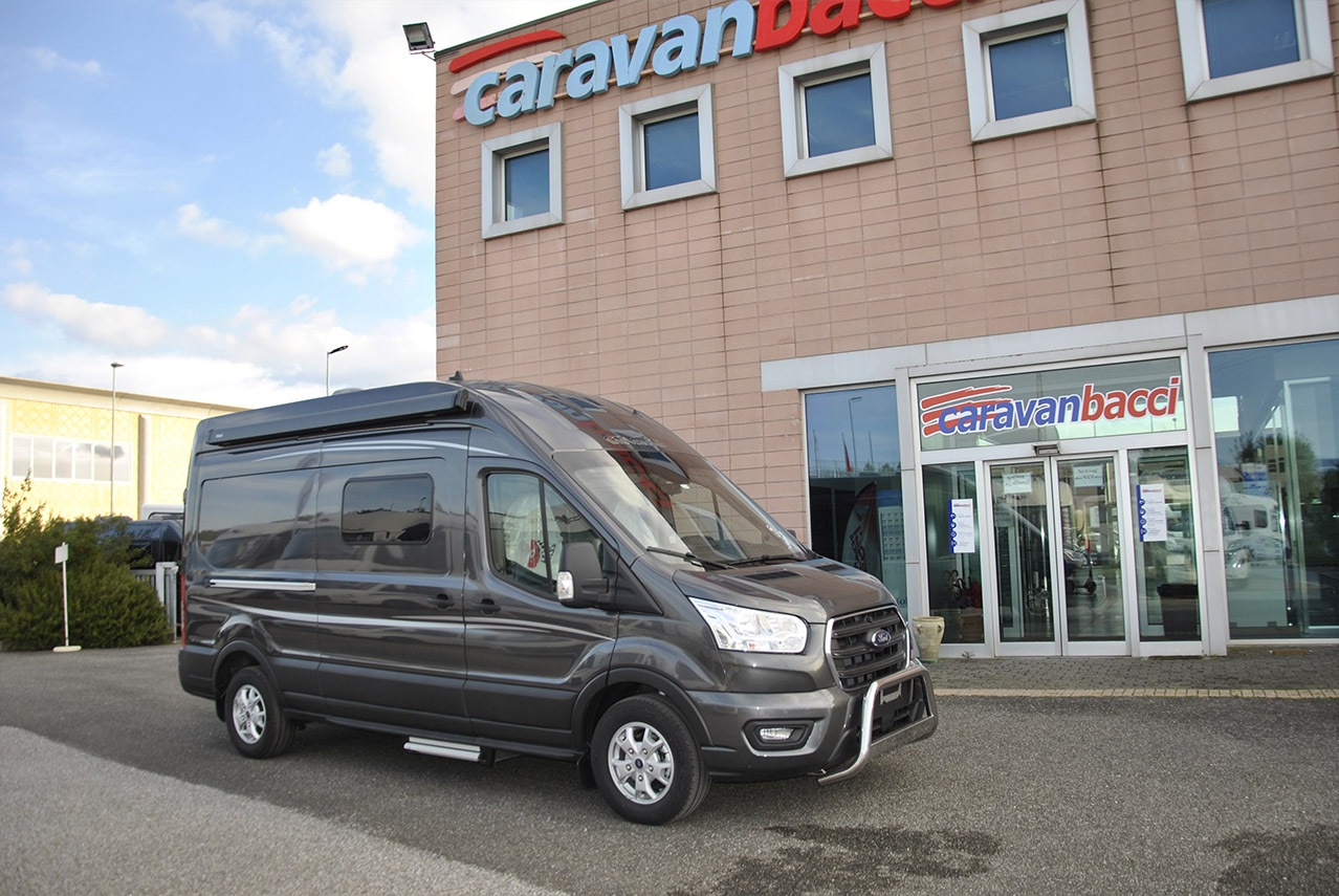Font Vendome Forty Van 4x4 - Caravanbacci