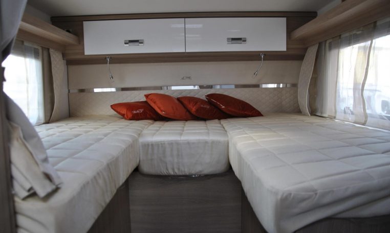 Letti interno Camper Laika Kosmo 909 | Caravanbacci.com