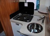 Cucina Interno Camper Laika Kosmo909 Emblema | Caravanbacci.com