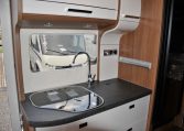 Interno camper Carthago-compact138db | Caravanbacci.com