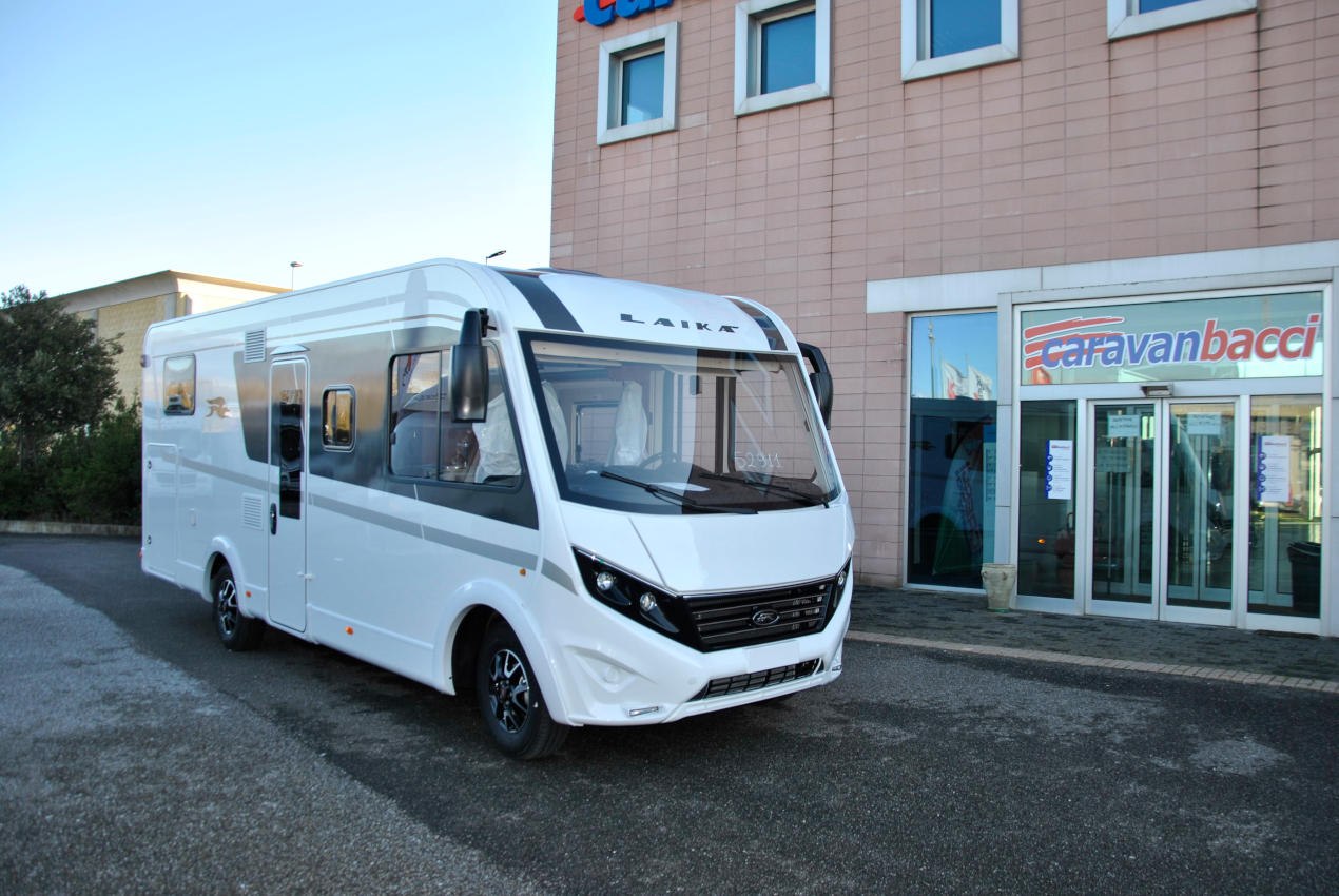 laika-kosmo909Lem-caravanbacci