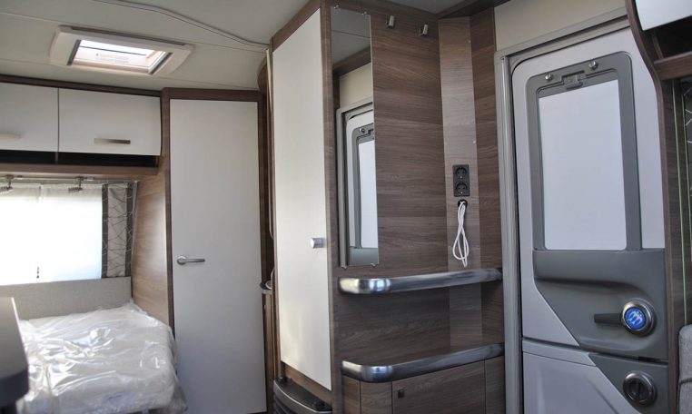 knaus-sport450fusilverselection-caravanbacci