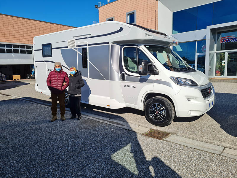 Consegna camper famiglia Dirupo | Caravanbacci.com