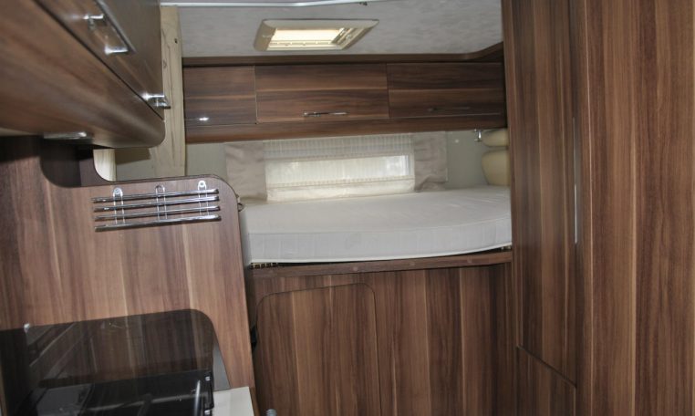 rt-magnificogaragetl-caravanbacci